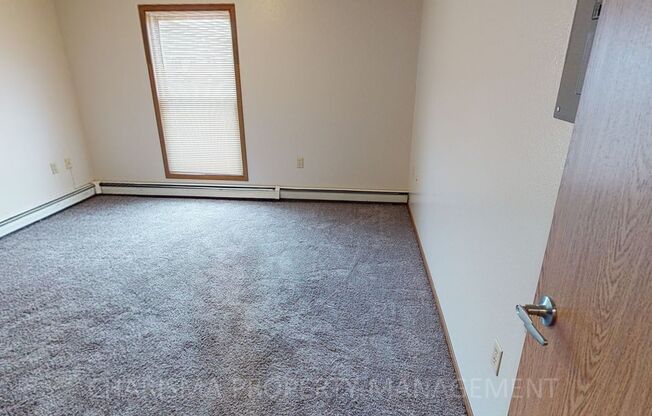 1 bed, 1 bath, 839 sqft, $825, Unit 3500 S Sertoma Ave #12