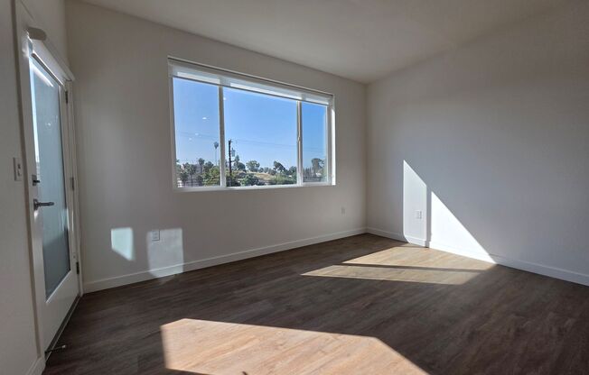 1 bed, 1 bath, 651 sqft, $2,545, Unit 2116-301