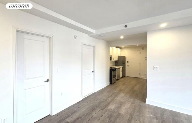 1 bed, 1 bath, $5,500, Unit 8I