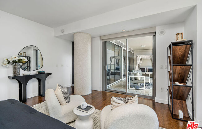 1 bed, 2 baths, 1,400 sqft, $5,500, Unit 10L