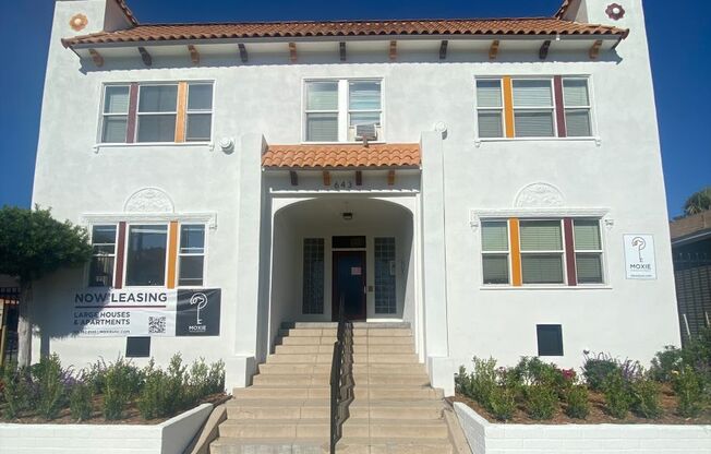 643 W 30th Street