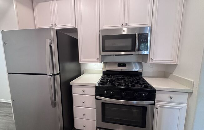 2 beds, 2 baths, 1,200 sqft, $2,698, Unit 208