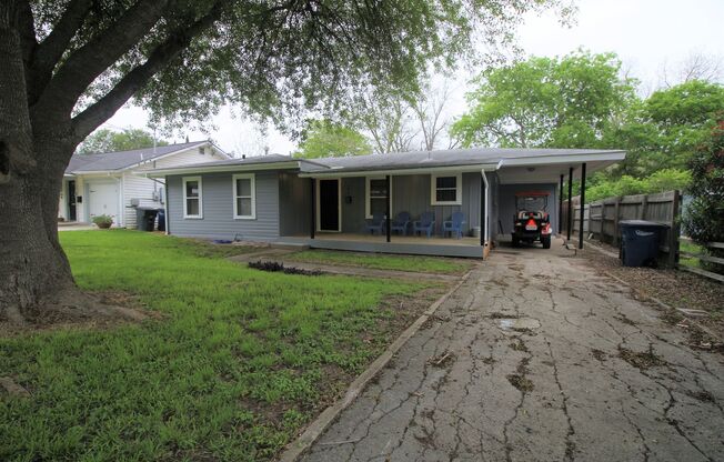 Live in the Heart of Downtown New Braunfels / Covered Front Porch / Carport & Storage / NBISD