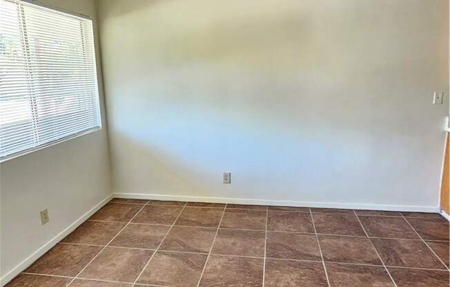 501 W 34 ST