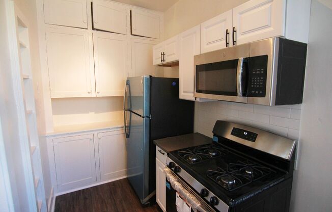 Studio, 1 bath, 470 sqft, $1,425, Unit 101