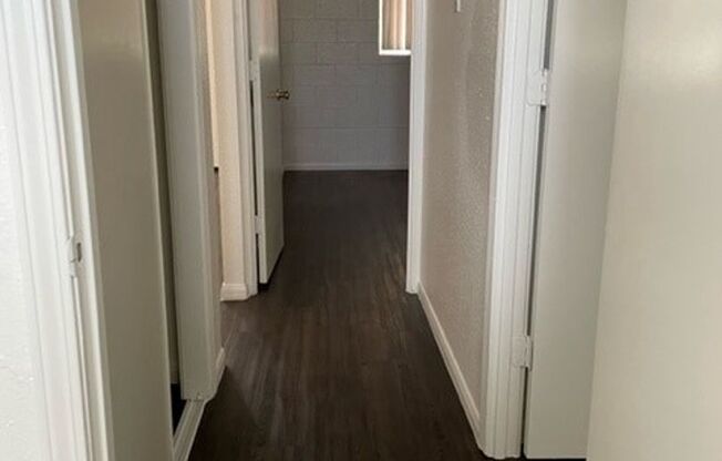 2 beds, 1 bath, $1,260, Unit C