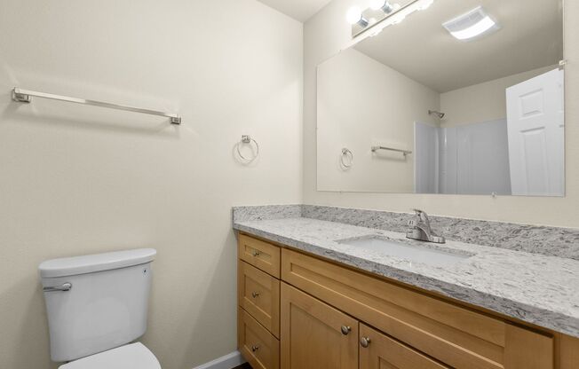 2 beds, 1.5 baths, 864 sqft, $1,750, Unit C5