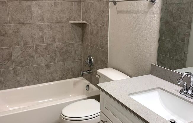 LUXURY TOWNHOME IN THE HEART OF FRISCO