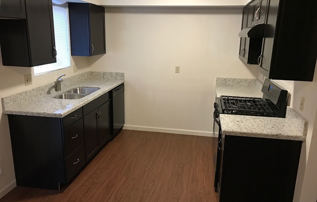 2 beds, 1 bath, 850 sqft, $1,395, Unit A