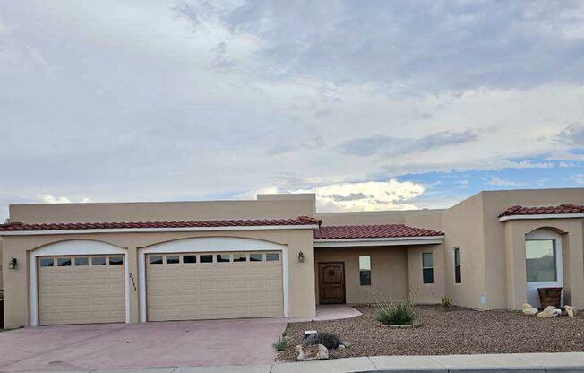 2184 Sedona Hills Pkwy - Luxurious Custom Home Overlooking The Golf Course!