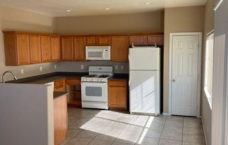 3753 Hollycroft Dr