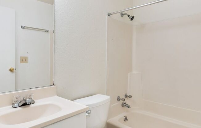2 beds, 1 bath, 800 sqft, $1,720, Unit Unit 46