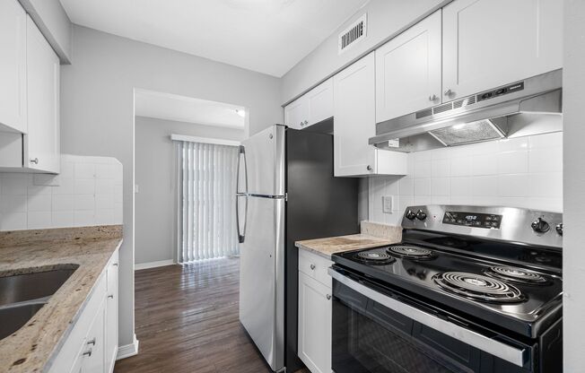 2 beds, 1 bath, 740 sqft, $1,395, Unit 211