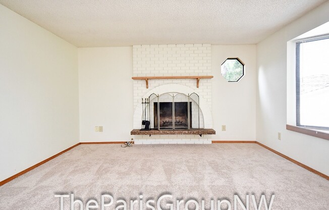 Lovely 2610sf Downtown Woodinville Hm – Great Home in Perfect Location