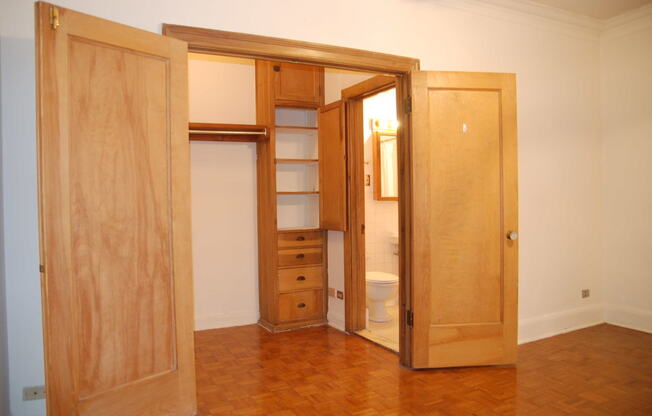 Studio, 1 bath, 425 sqft, $1,575, Unit 429-106
