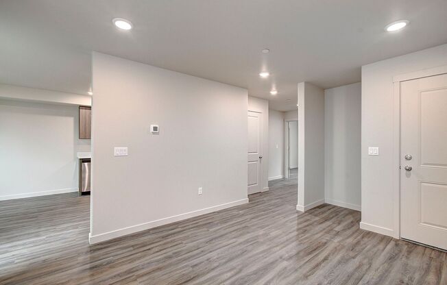 1 bed, 1 bath, $1,395, Unit 107