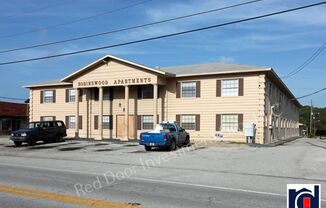 Great 2 Bedroom 1 Bath~2nd Floor~Orlando