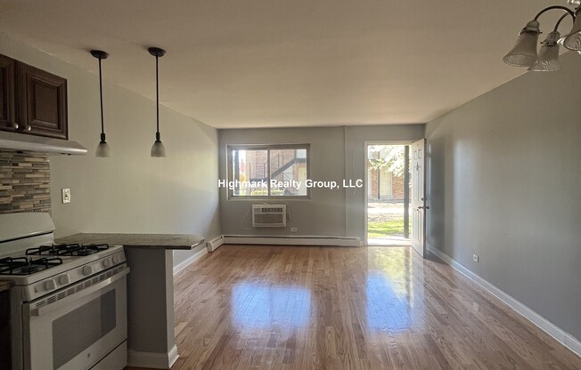 8506 WAUKEGAN RD