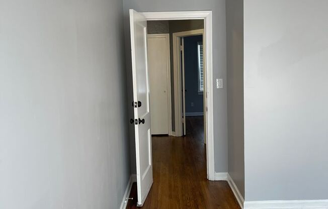 3 beds, 1 bath, $1,595