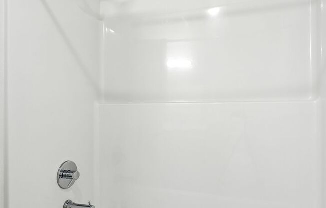 2 beds, 1 bath, 871 sqft, $1,750, Unit 404