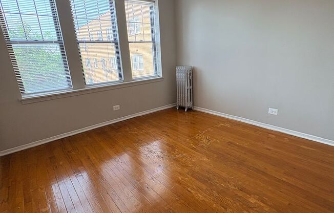 2 beds, 1 bath, 670 sqft, $1,200, Unit CA 129-3E