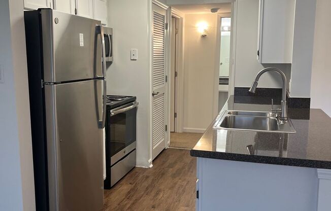 1 bed, 1 bath, 858 sqft, $1,550, Unit 515