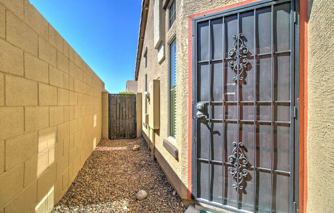 3 beds, 2 baths, 1,248 sqft, $2,400, Unit 1223