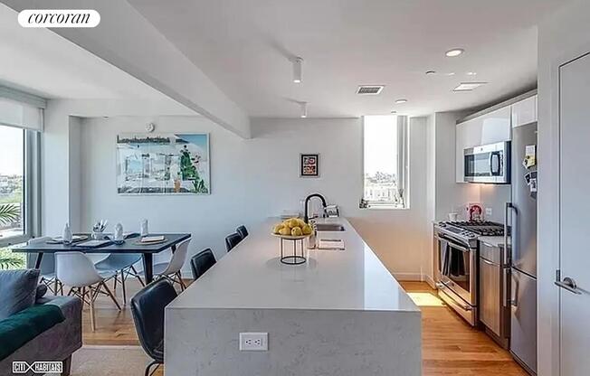 2 beds, 1 bath, $5,700, Unit 430