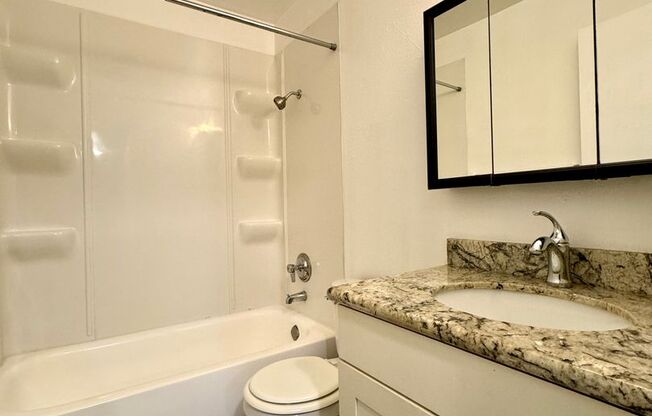 1 bed, 1 bath, 650 sqft, $1,299, Unit 28