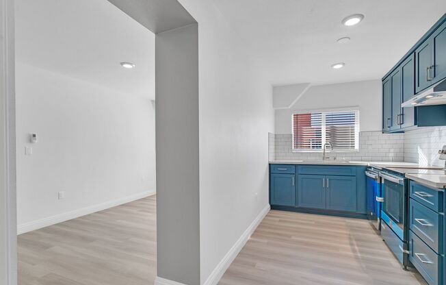 Studio, 1 bath, 338 sqft, $1,595, Unit 26