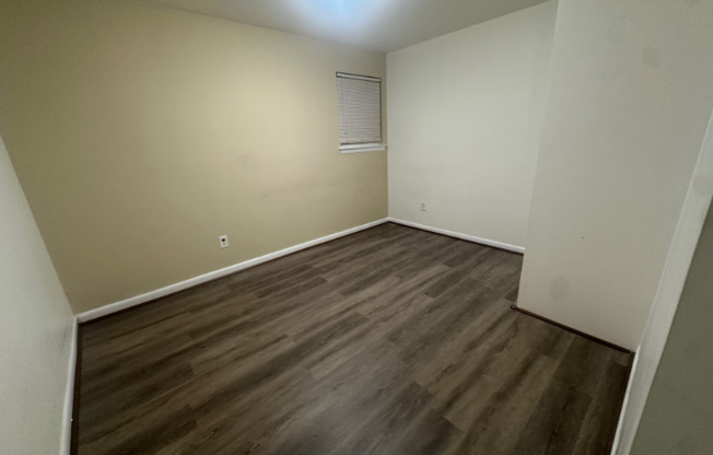 8 XXX BARRETT RD
