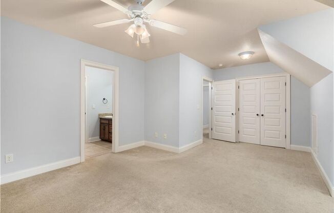 Spacious 5BR/4BA Home Near Downtown Auburn – Ideal Location & Comfort!