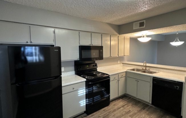 2 beds, 2 baths, 1,078 sqft, $1,635