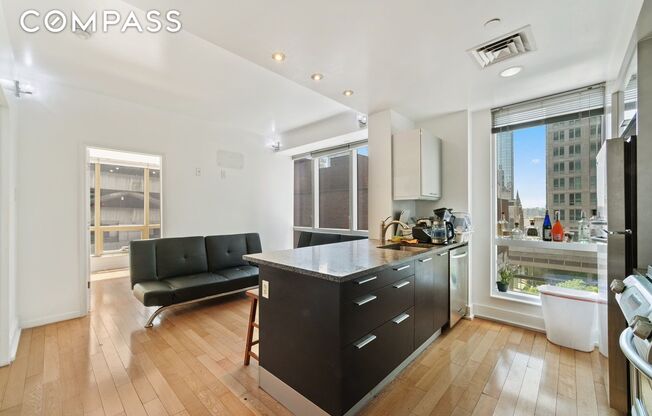 3 beds, 2 baths, 957 sqft, $7,800, Unit 7L