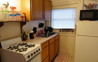 Studio, 1 bath, $875, Unit 2