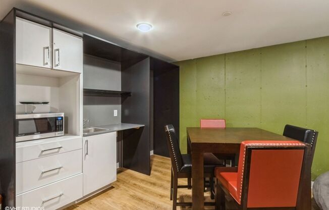 Studio, 1 bath, 266 sqft, $1,130, Unit #202