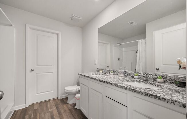 Modern Spacious 5-Bedroom Home Built in 2023