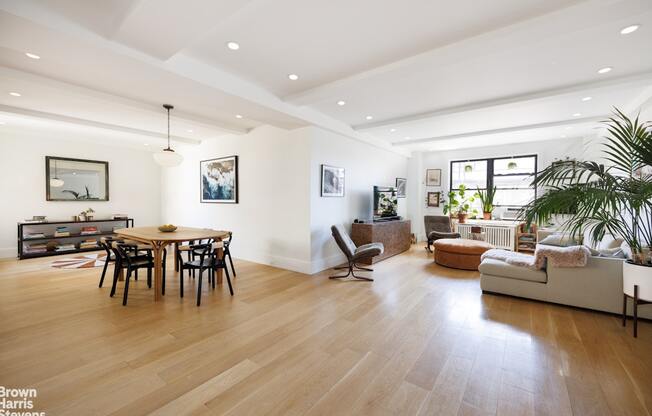 545 W ALT AVE 16