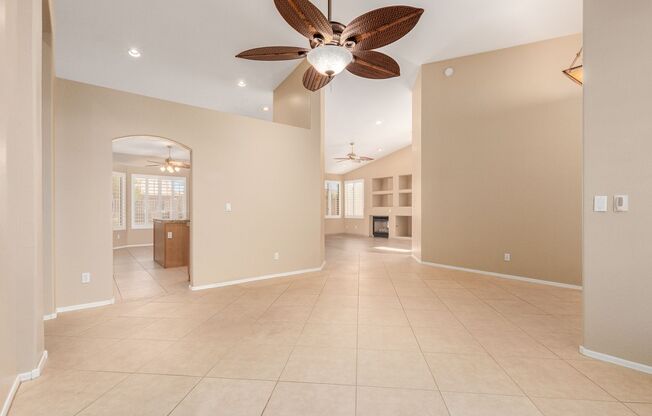 Gorgeous Chandler home with 3 bedrooms and 2 bathrooms!