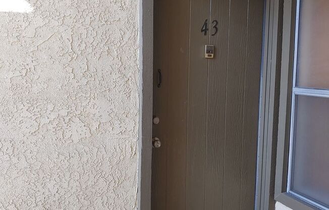 Lovely Condominium For Rent Must See!!!