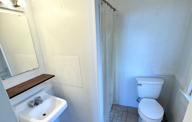 Studio, 1 bath, $1,050, Unit #4