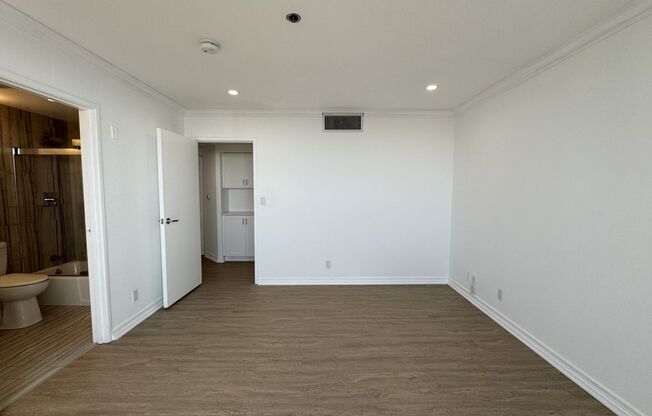 2 beds, 2.5 baths, 1,530 sqft, $5,300, Unit 511