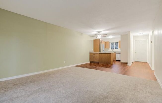 2 beds, 1 bath, 850 sqft, $1,600, Unit 37