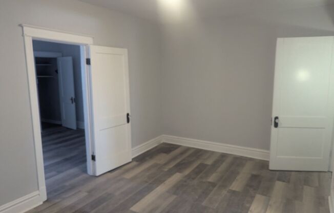 5027-5029 S. Broadway (Muli)