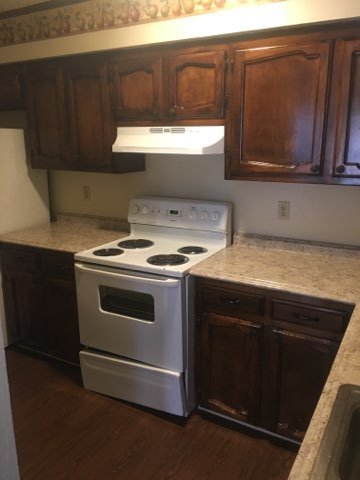 1 bed, 1 bath, 676 sqft, $800, Unit 8733-B