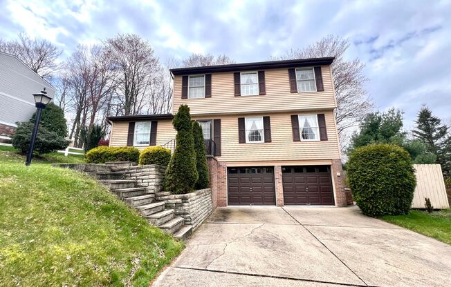 Beautiful Home - 3 Bedroom 2.5 Bathroom - Pittsburgh