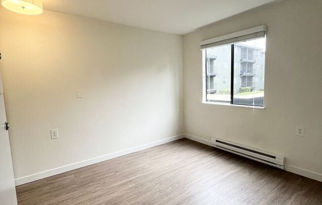 1 bed, 1 bath, 480 sqft, $1,395, Unit 210