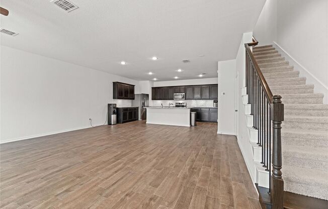 Beautiful Crowley Townhome!