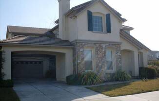 Rose Garden 4 Bed, 3 Bath Discounted at $3450! ($3650 after 4/1/25)