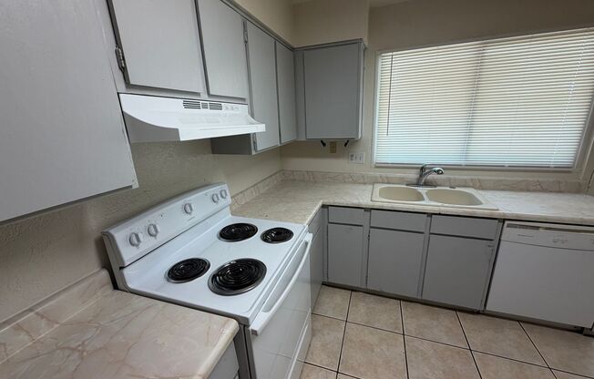 3 Bed 2 Ba Condo